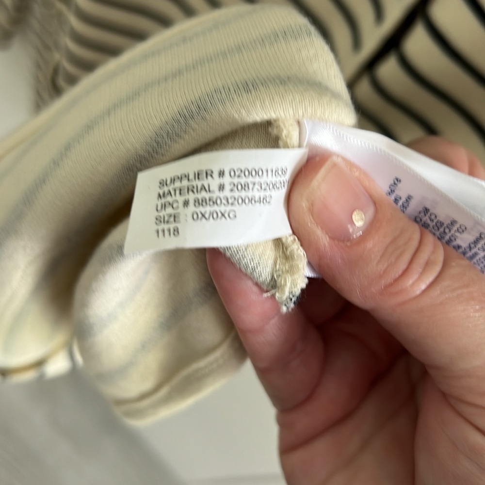 1. Chaps Woman’s Sweater Blazer with 3 functional Metal buttons and lapel. - Picture 13 of 16